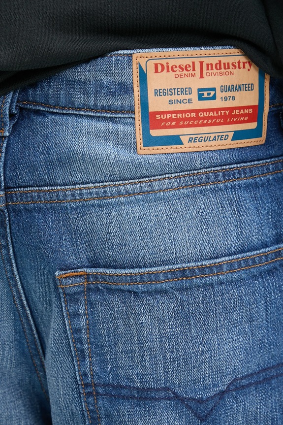 Traper kratke hlače Diesel REGULAR-SHORT plava A06430.0DBEL