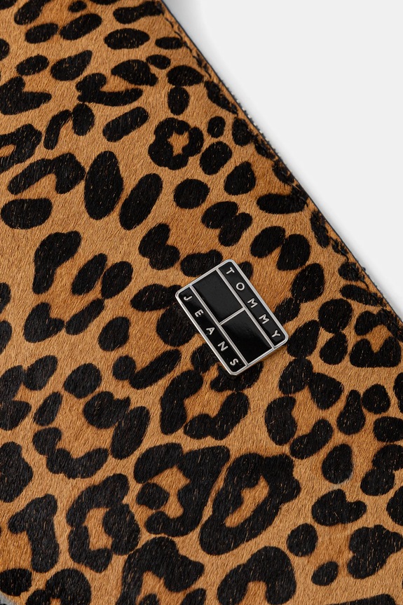 Kožená kabelka Tommy Jeans hnedá AW0AW18008