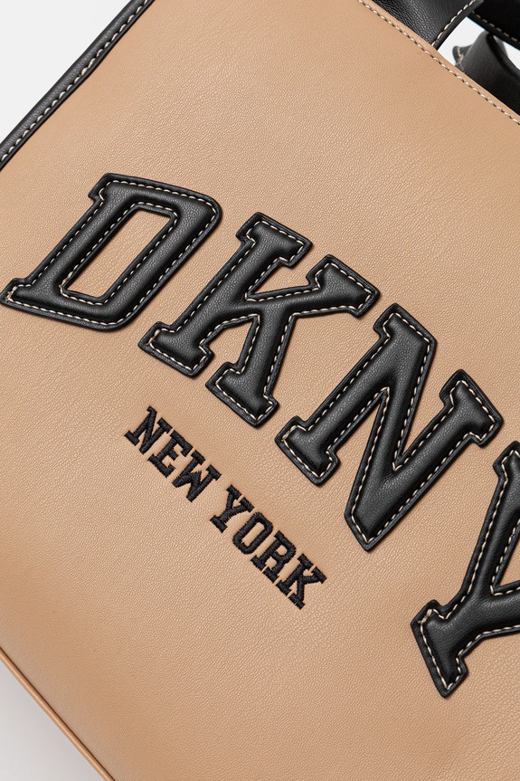 DKNY μικρή τσάντα γυναικεία από απομίμηση δέρματος καφέ R52AZR57