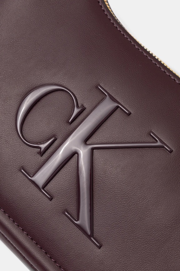 Calvin Klein kabelka typu baguette dámska z imitácie kože fialová LV04F3230G