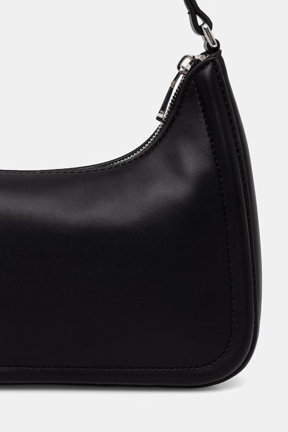 Akcesoria Calvin Klein torebka bagietka damska z imitacji skóry LV04F3230G czarny