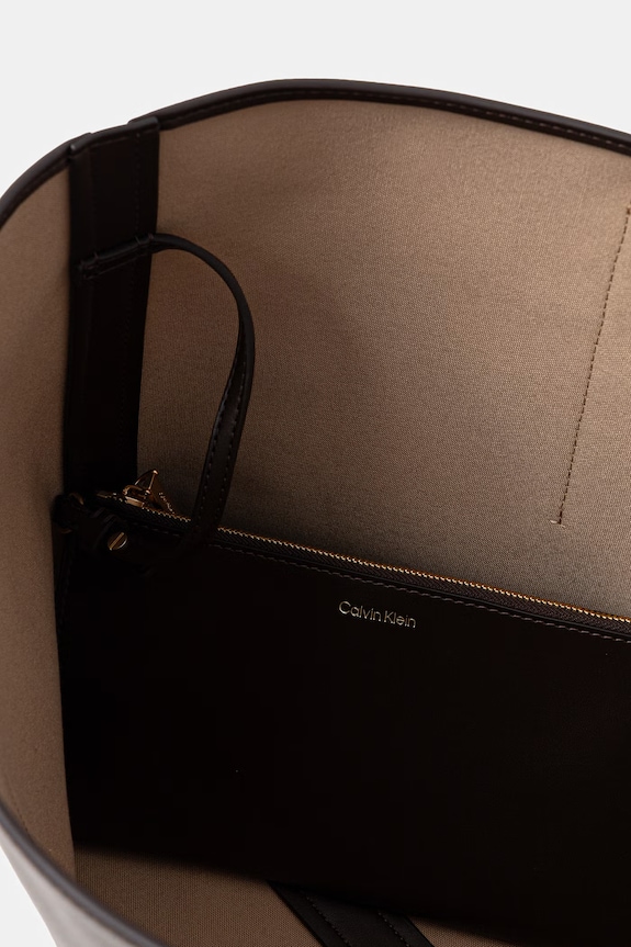 Calvin Klein tote bag pentru femei cu imitație de piele maro LV04F3266G