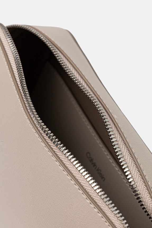 Calvin Klein torebka crossbody damska z imitacji skóry LV04F3276G beżowy