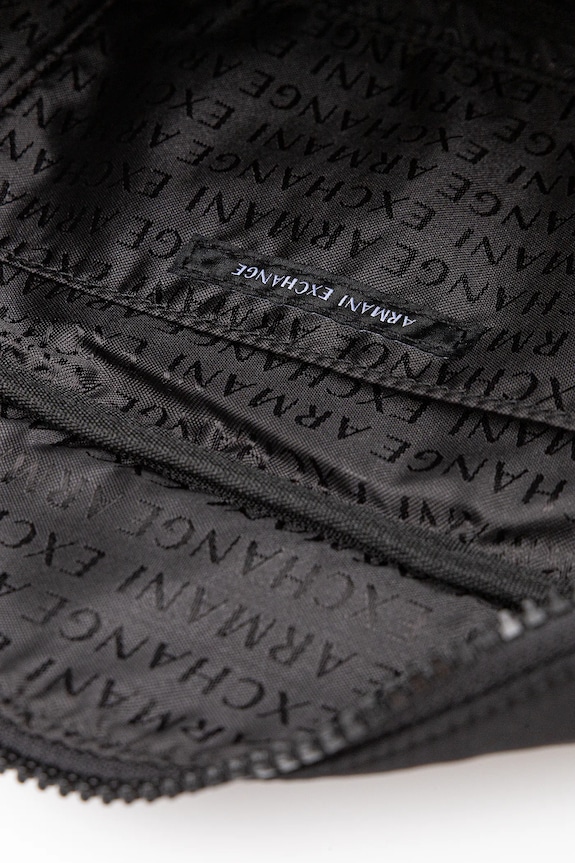 Ľadvinka Armani Exchange XM001605.AF17206 čierna