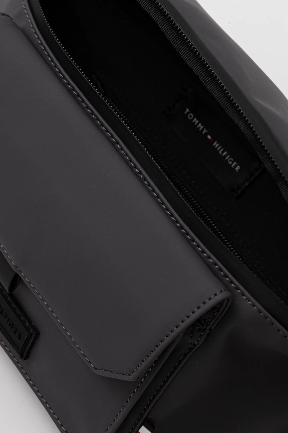 Ledvinka Tommy Hilfiger AM0AM13647 šedá