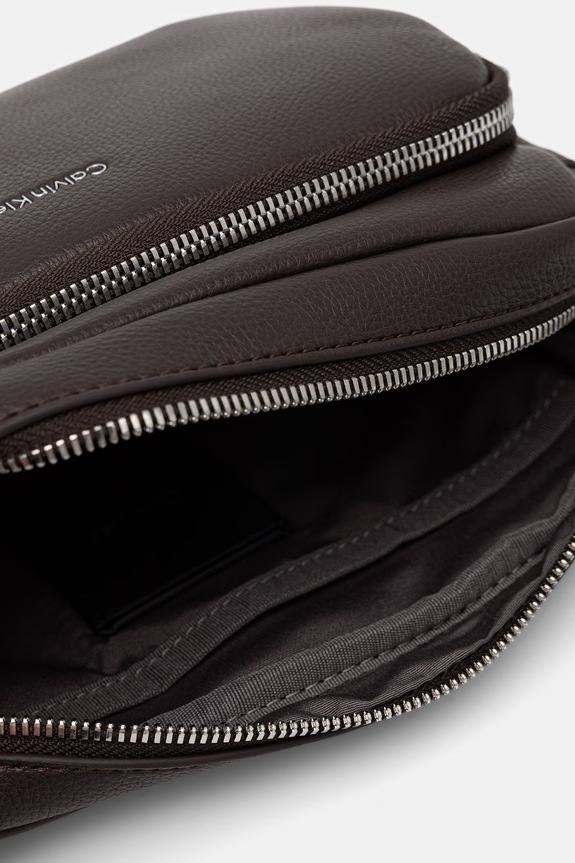 Calvin Klein mala torba za muškarce od imitacije kože LV04D3159G smeđa