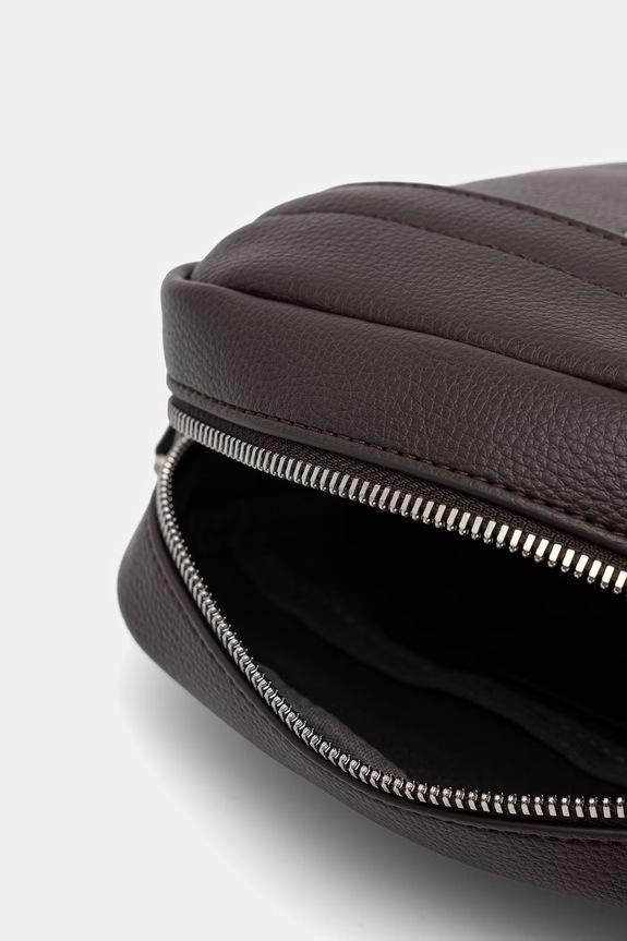 Calvin Klein mala torba za muškarce od imitacije kože LV04D3160G smeđa