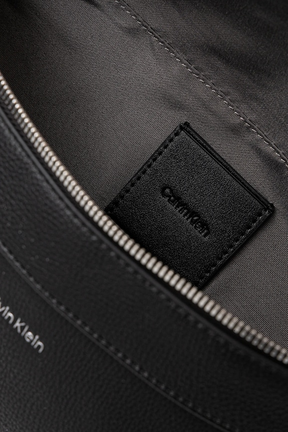 Τσάντα φάκελος Calvin Klein μαύρο LV04D3161G