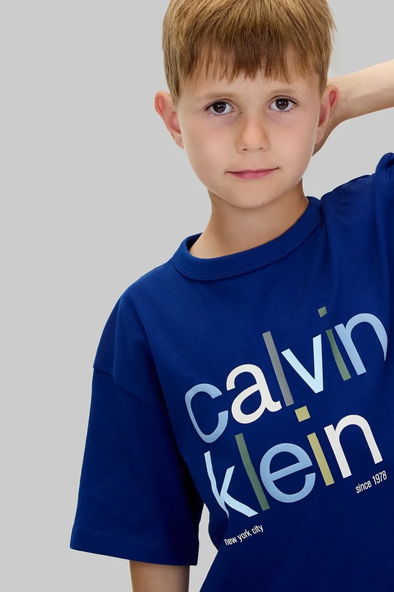 Dečki Otroška bombažna kratka majica Calvin Klein Jeans IB0IB02578.128.170.9BYA mornarsko modra