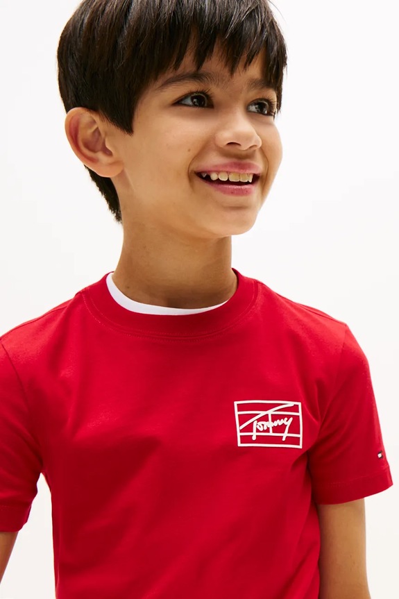 Chłopiec Tommy Hilfiger t-shirt bawełniany dziecięcy KB0KB09932.128.176.9BYA czerwony
