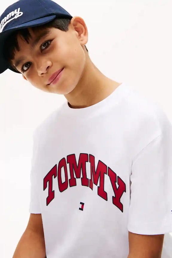 Chłopiec Tommy Hilfiger t-shirt bawełniany dziecięcy KB0KB09939.128.176.9BYA biały