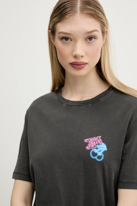 Βαμβακερό μπλουζάκι Tommy Jeans γκρί DW0DW21358