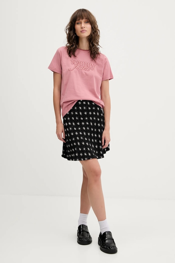 Βαμβακερό μπλουζάκι Tommy Jeans DW0DW21388 ροζ AW25