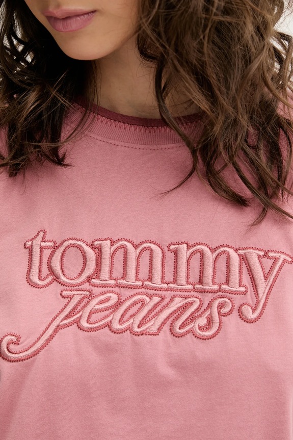 Βαμβακερό μπλουζάκι Tommy Jeans DW0DW21388 ροζ