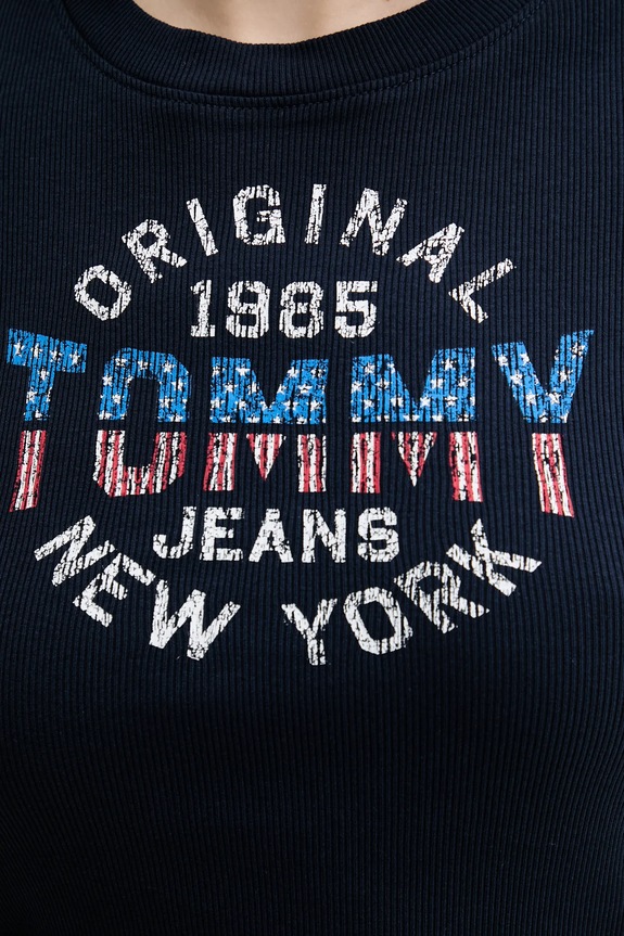 Tričko Tommy Jeans DW0DW21421 tmavomodrá