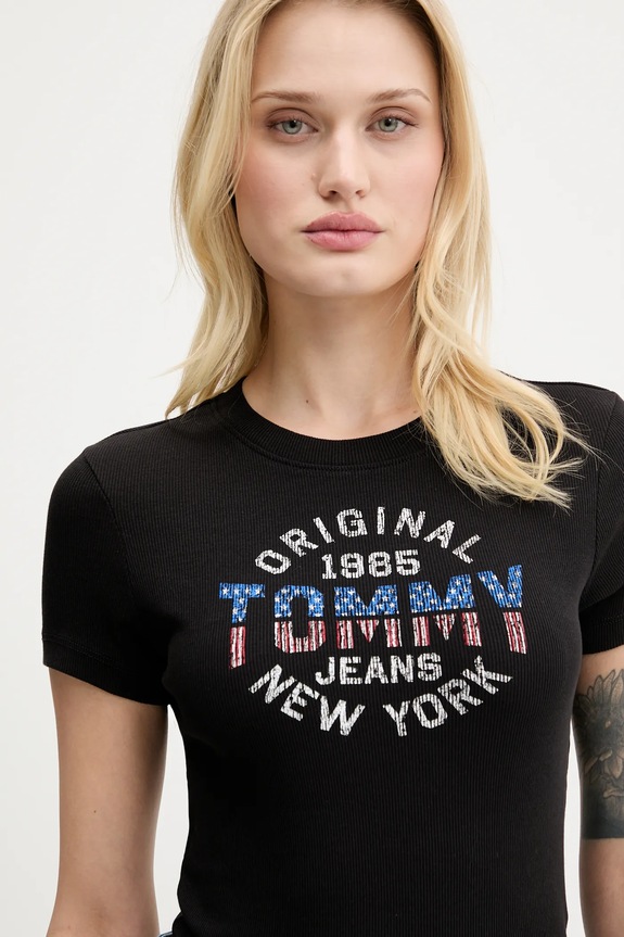 Tričko Tommy Jeans čierna DW0DW21421