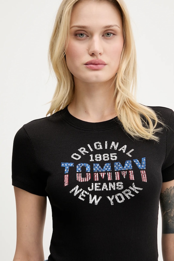 Tričko Tommy Jeans čierna DW0DW21421