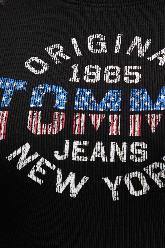 Tričko Tommy Jeans DW0DW21421 čierna
