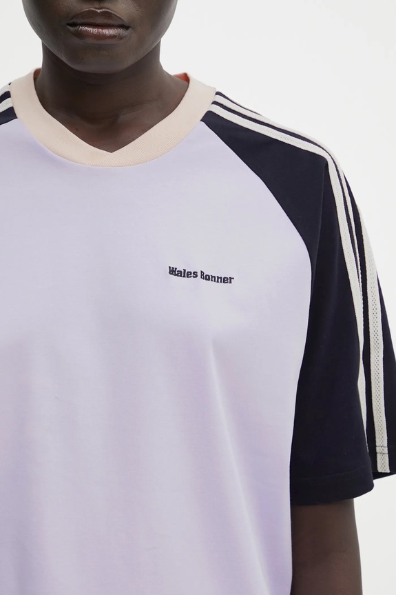 Bavlněné tričko adidas Originals x Wales Bonner Cali Tee fialová KD0337