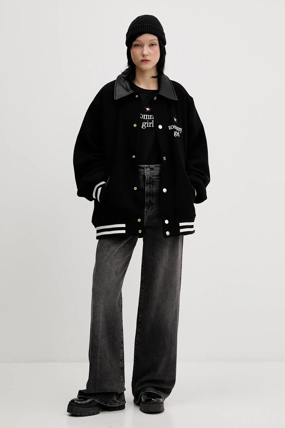 Kratka majica Tommy Jeans DN0DN00094 črna AW25