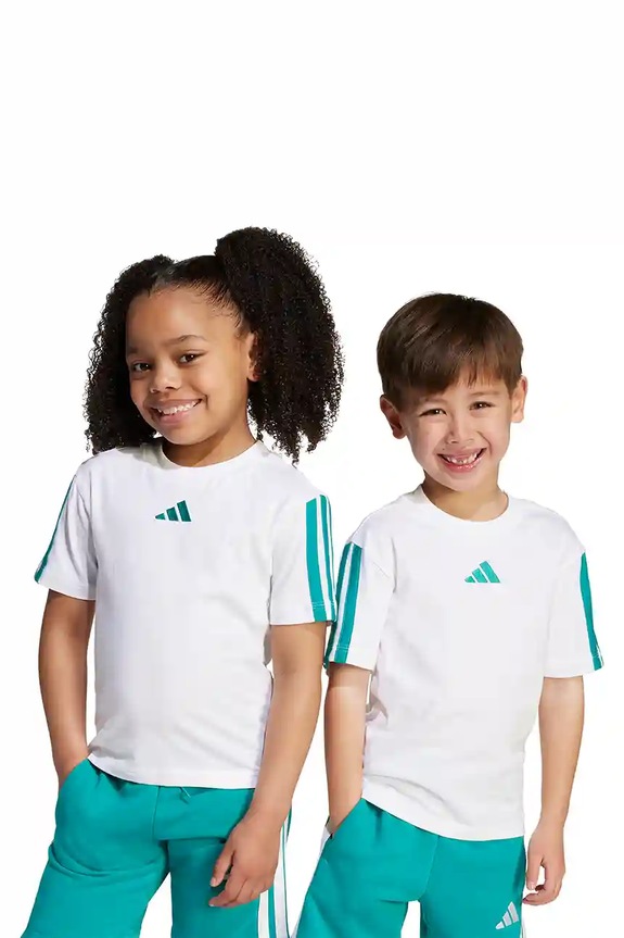 adidas t-shirt bawełniany dziecięcy aplikacja biały JV7353