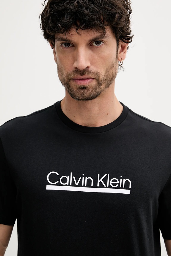 Abbigliamento Calvin Klein t-shirt in cotone LV04RC852G nero