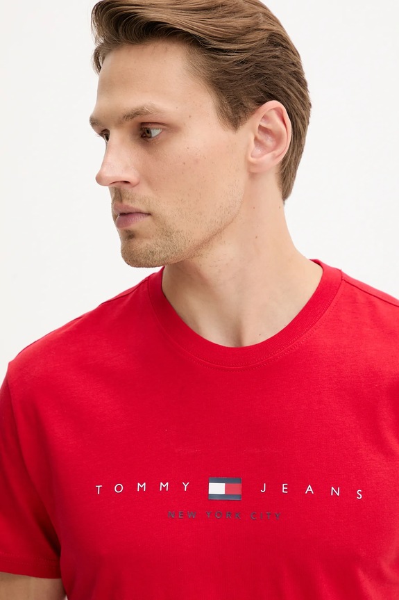 Odzież Tommy Jeans t-shirt bawełniany DM0DM21911 czerwony