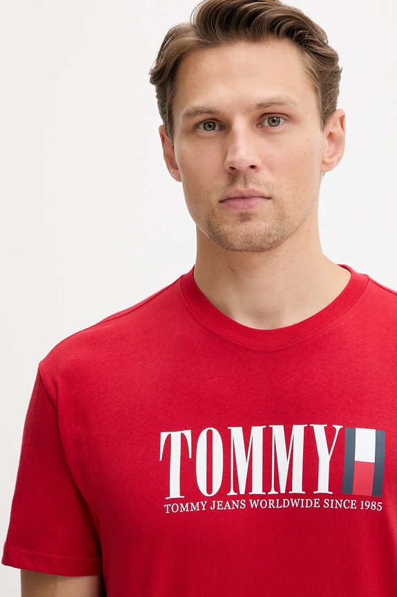 Odzież Tommy Jeans t-shirt bawełniany DM0DM21941 czerwony