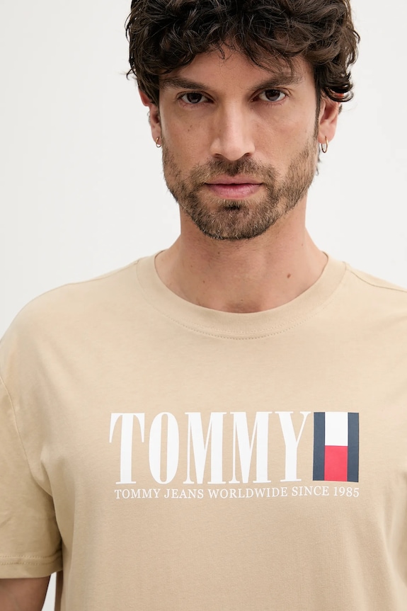 Ρούχα Βαμβακερό μπλουζάκι Tommy Jeans DM0DM21941 μπεζ