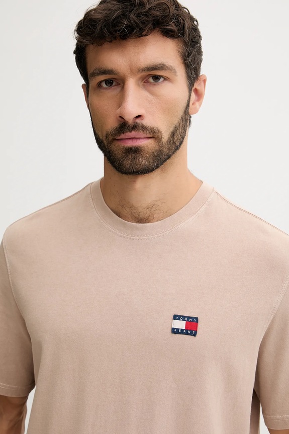 Odzież Tommy Jeans t-shirt bawełniany DM0DM21975 brązowy