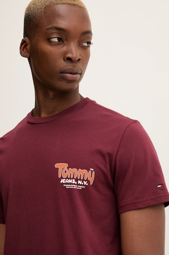 Bavlnené tričko Tommy Jeans burgundské DM0DM22049