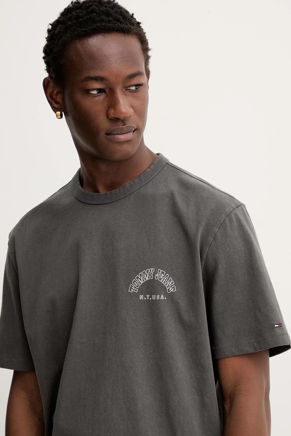 Tommy Jeans pamut póló szürke DM0DM22059