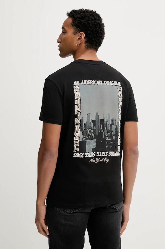 Βαμβακερό μπλουζάκι Tommy Jeans εμπριμέ μαύρο DM0DM22128