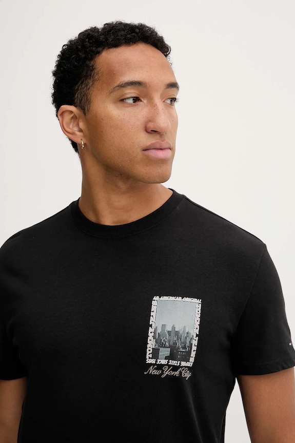 Βαμβακερό μπλουζάκι Tommy Jeans μαύρο DM0DM22128