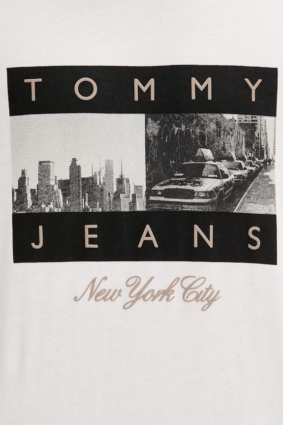 Βαμβακερό μπλουζάκι Tommy Jeans DM0DM22464 λευκό