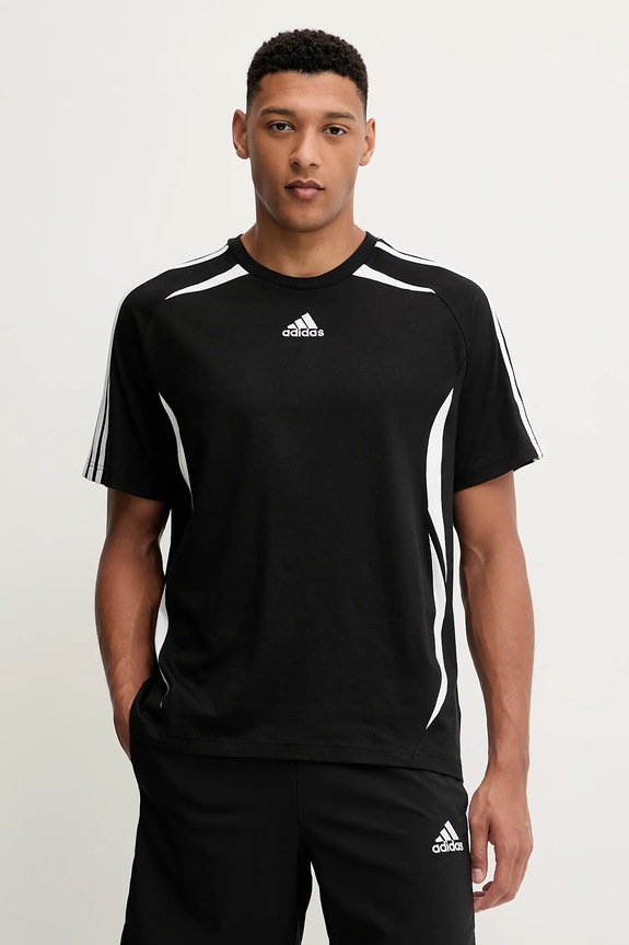 adidas Originals t-shirt in cotone Teamgeist rilassato nero KE0145