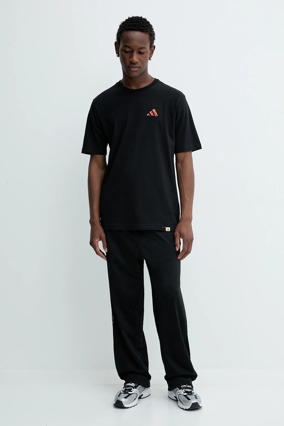 Хлопковая футболка adidas Doodle Hunt Hike Graphic T-Shirt KA7139 чёрный AW25