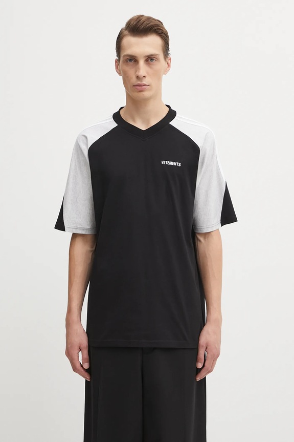 VETEMENTS tricou din bumbac Cut-Up V-Neck bumbac negru UH76TR265BG