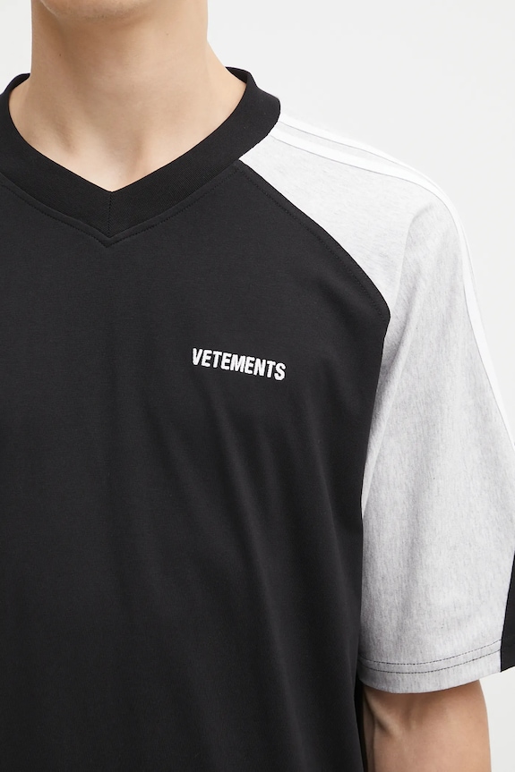 VETEMENTS tricou din bumbac Cut-Up V-Neck negru UH76TR265BG
