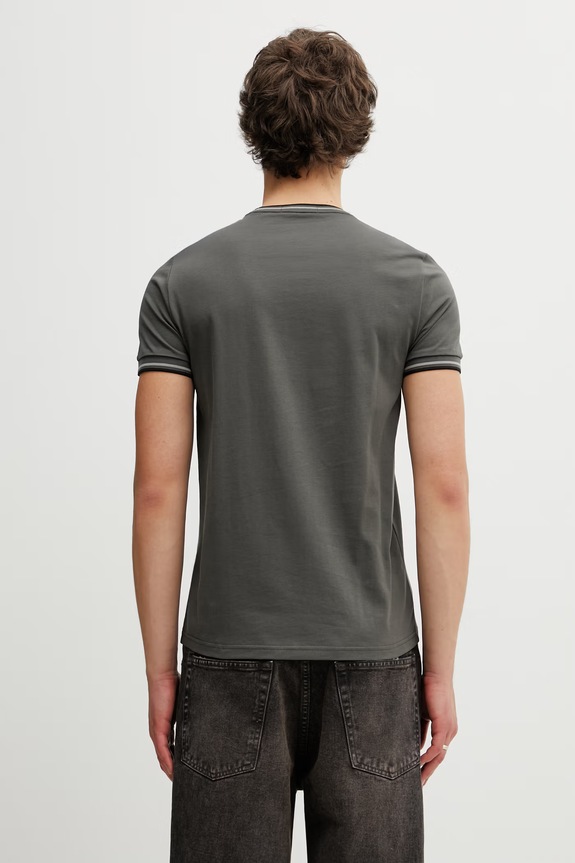 Abbigliamento Fred Perry t-shirt in cotone da uomo M1588V verde