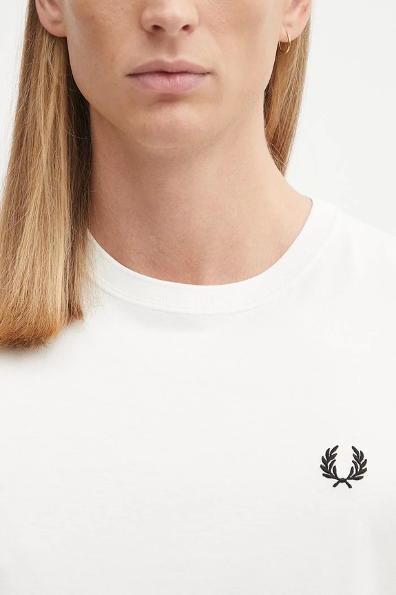 Памучна тениска Fred Perry бежов M1600V