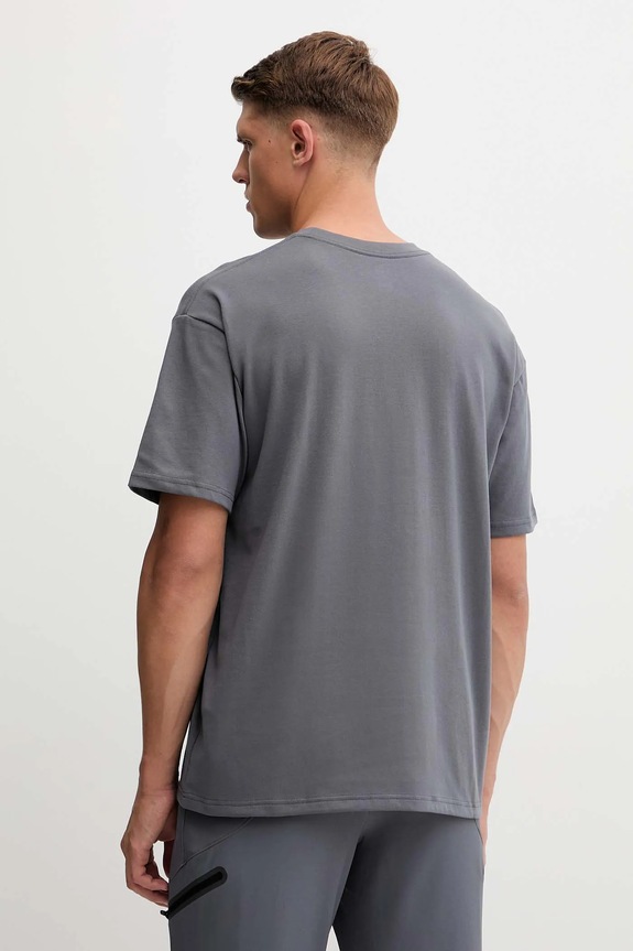Abbigliamento Under Armour t-shirt 6005150 grigio