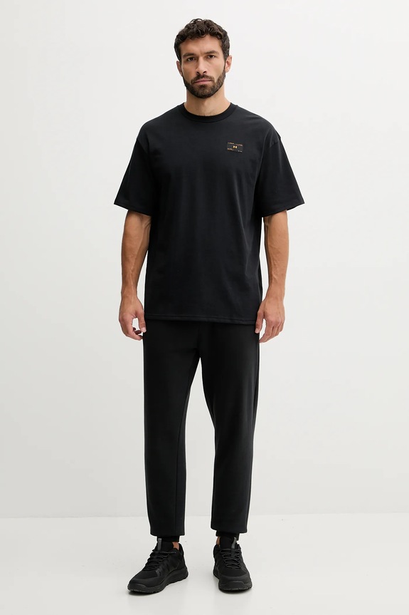 Μπλουζάκι Under Armour 6005668 μαύρο AW25