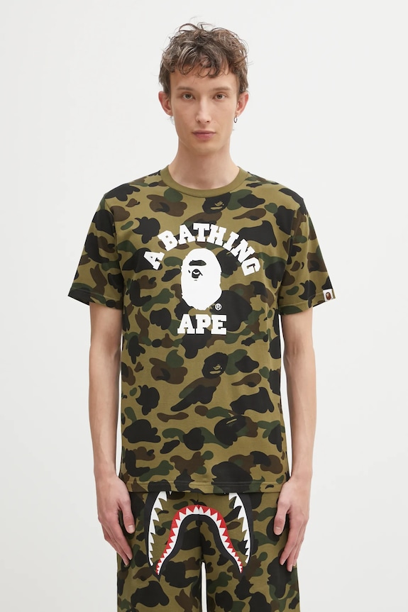 Хлопковая футболка A Bathing Ape Camo College узор зелёный 001CSL301010M