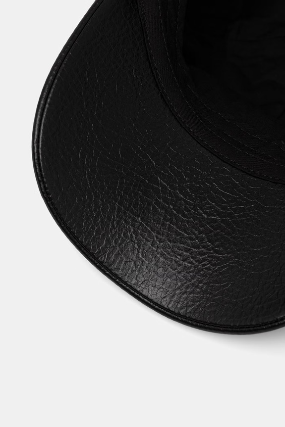 Karl Lagerfeld Jeans czapka z daszkiem męska z imitacji skóry czarny B3M33055