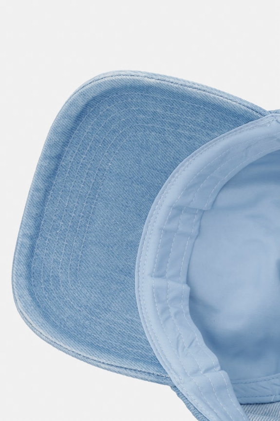 Calvin Klein kšiltovka pánská džínová modrá LV04D5166G