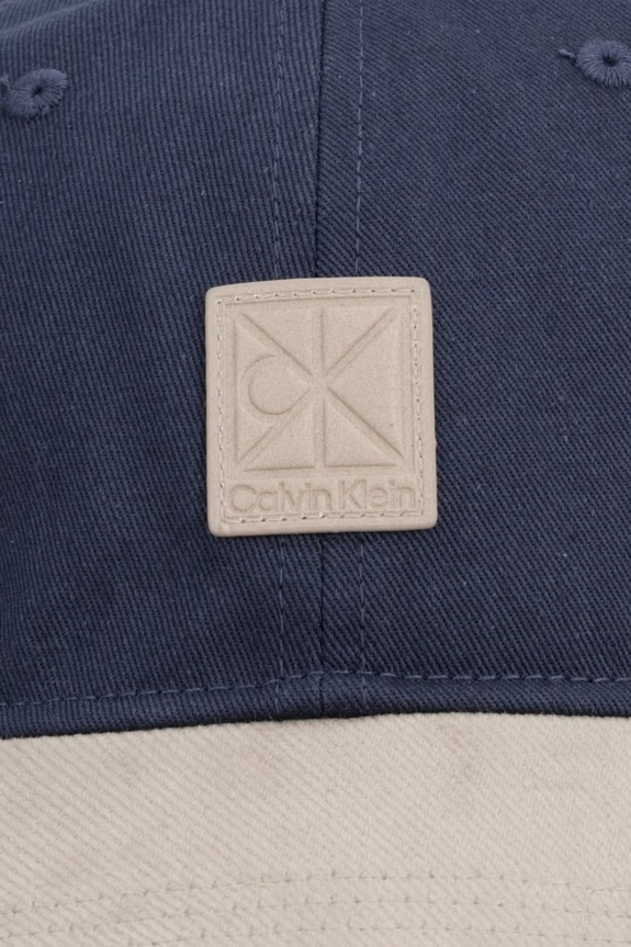 Calvin Klein czapka z daszkiem męska bawełniana LV04D5110G granatowy AW26