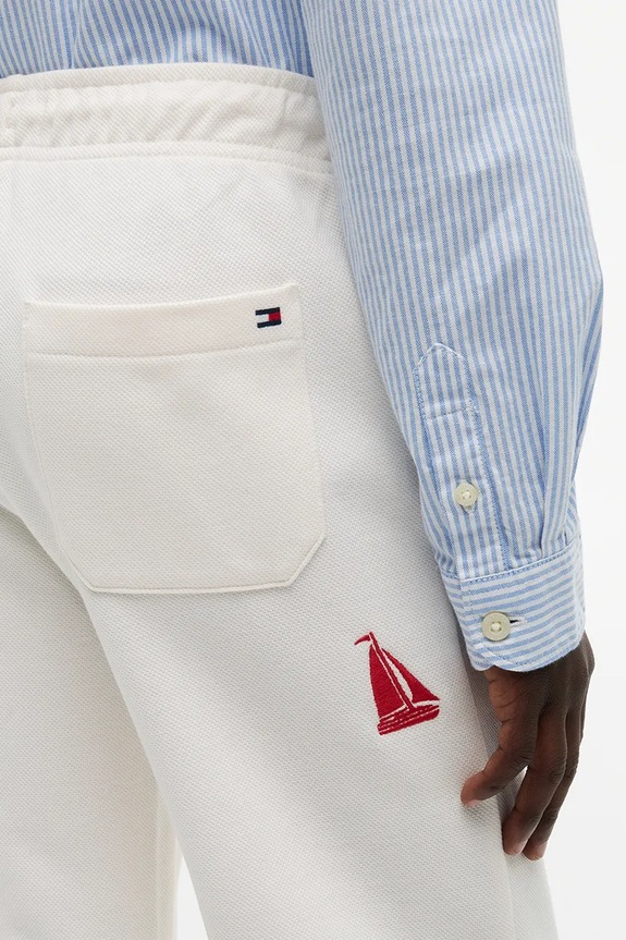 Tommy Hilfiger spodnie dresowe dziecięce bawełniane KB0KB10593.128.176.9BY2 biały