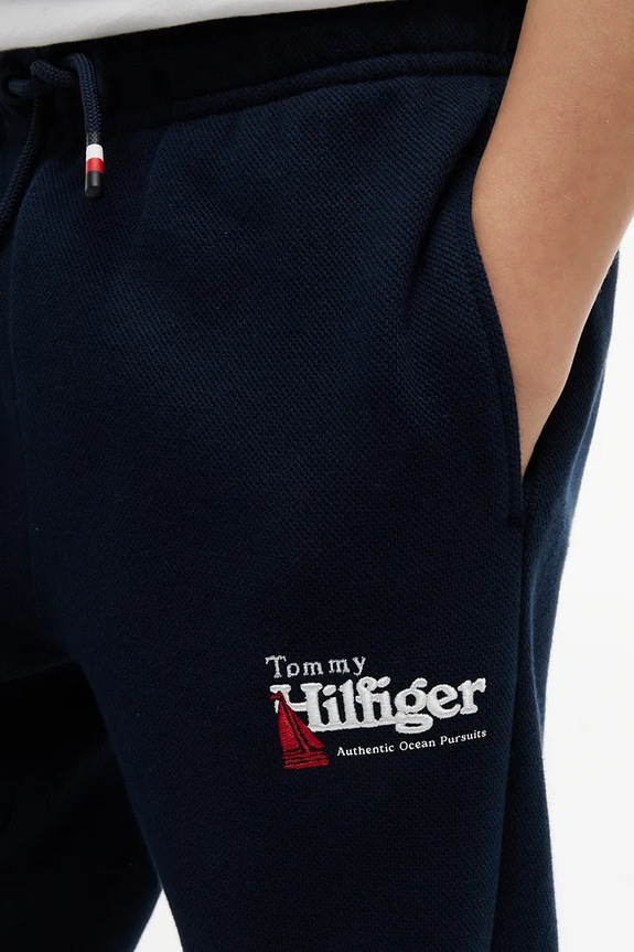 Tommy Hilfiger spodnie dresowe dziecięce bawełniane KB0KB10593.128.176.9BY2 granatowy