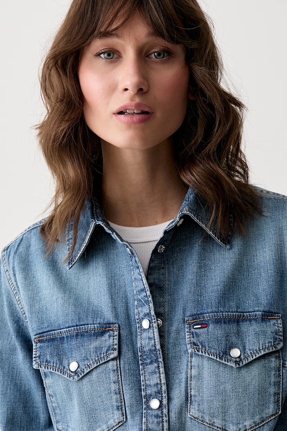 Tommy Jeans koszula damska jeansowa niebieski DW0DW23486